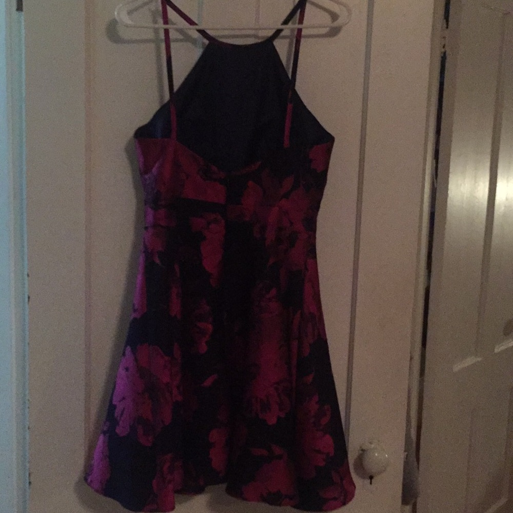 Dress - Picture 3 of 4